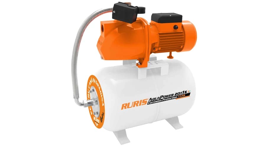 Narancssárga-fehér Ruris AquaPower 2011S házi vízmű 50 literes korrózióvédett tartállyal, tanyasi vízellátáshoz és kerti öntözéshez.